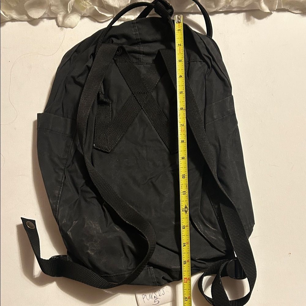Fjallraven Kånken Black Backpack - Picture 3 of 4